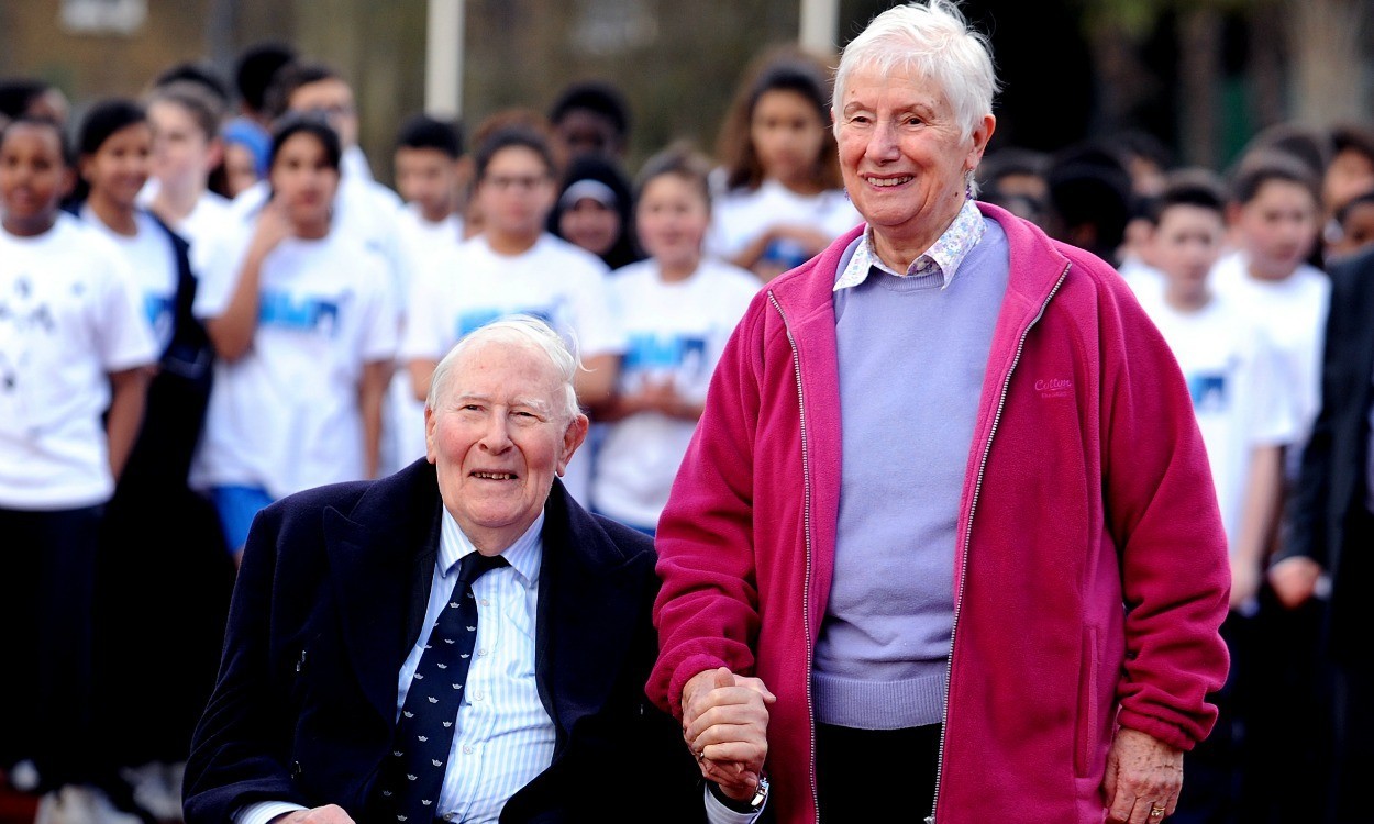 Mile legend Diane Leather dies