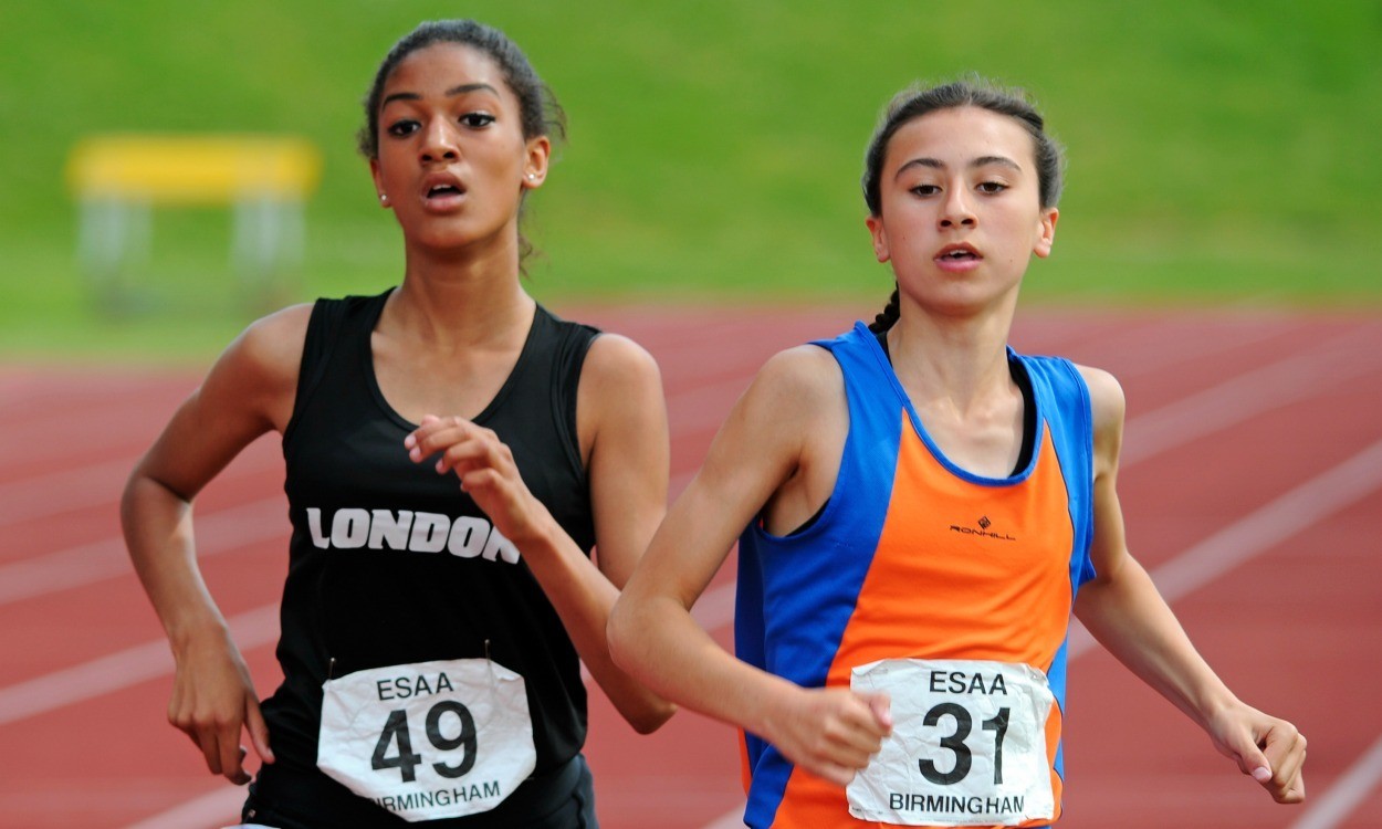 Video: English Schools junior girls 1500m