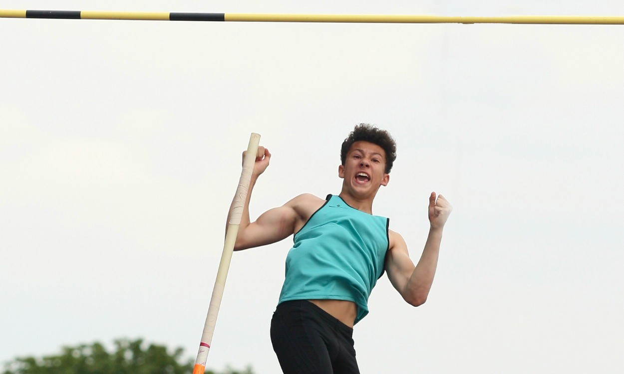 Video: English Schools inter boys pole vault