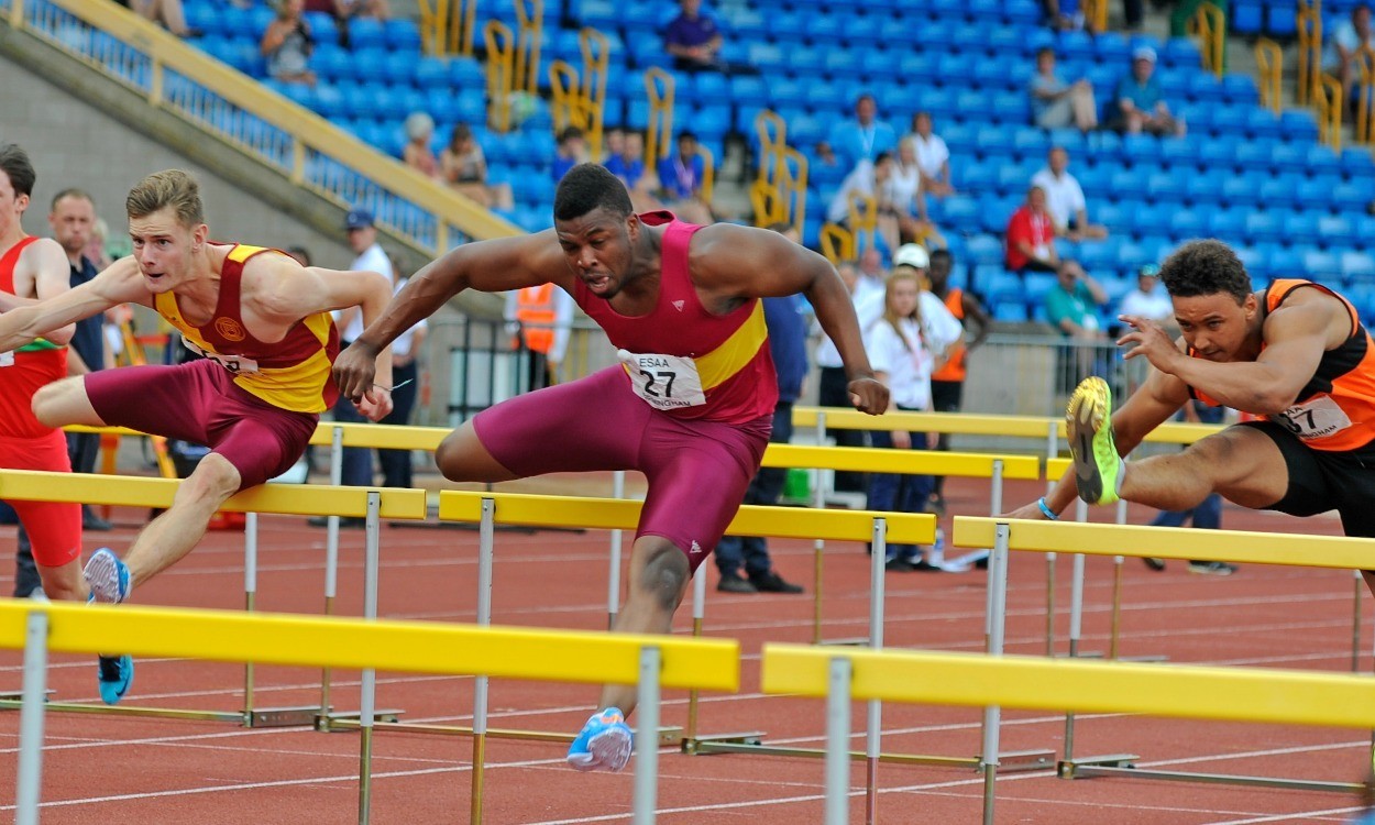 Video: English Schools senior boys 110m hurdles