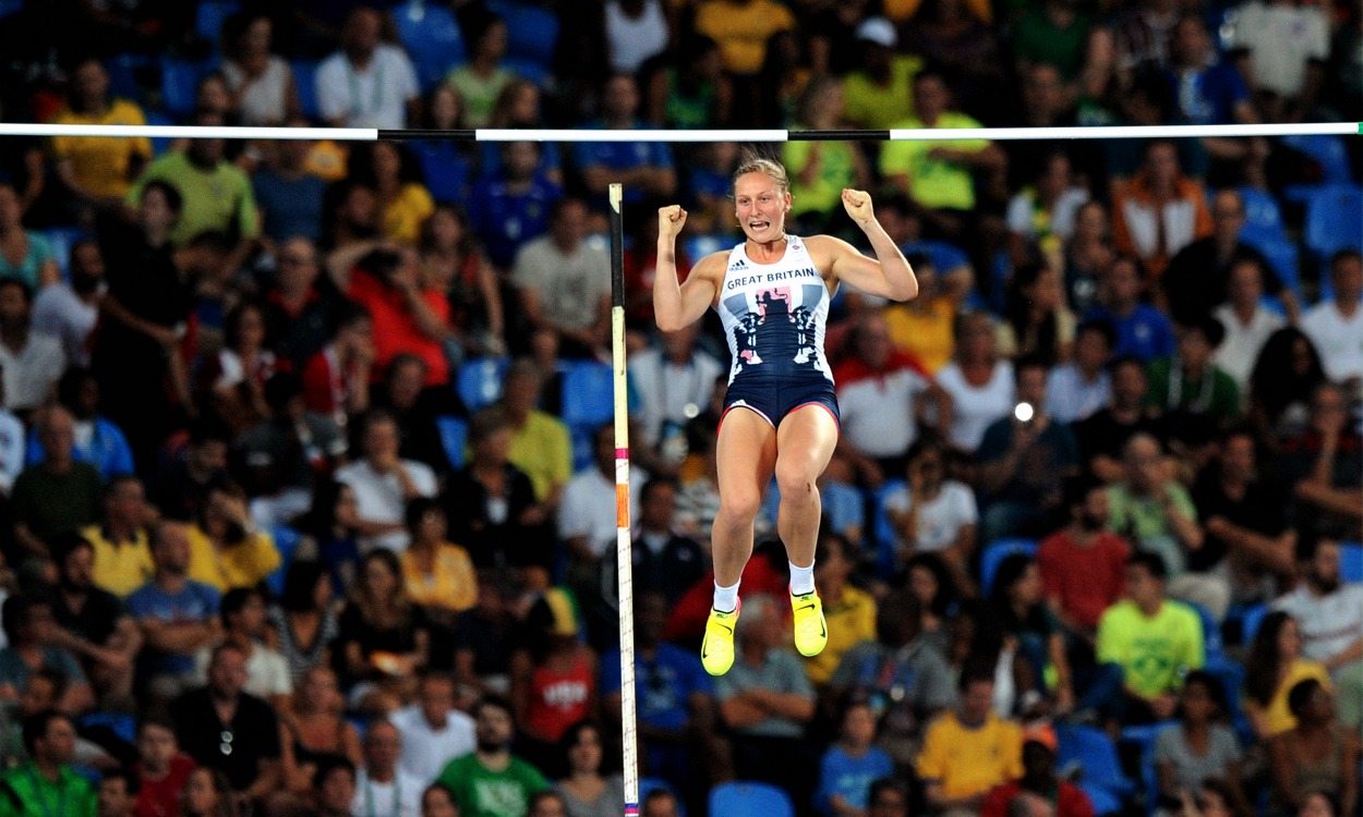 Holly Bradshaw breaks British outdoor pole vault record