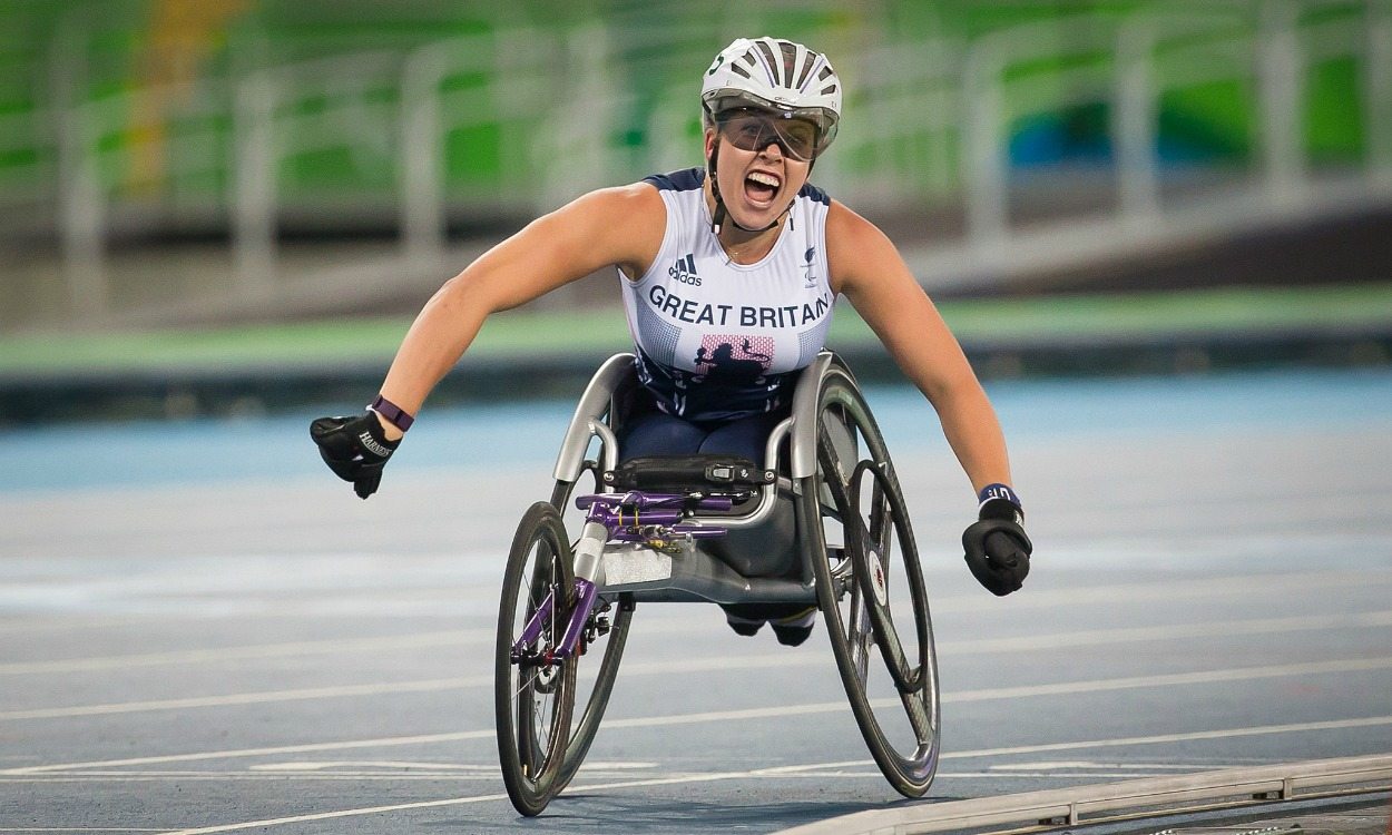 Hannah Cockroft breaks T34 1500m world record in Nottwil