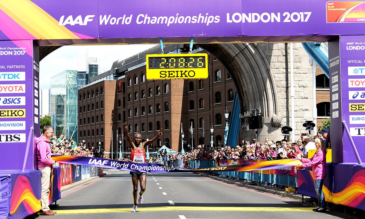Geoffrey Kirui wins world marathon title as Callum Hawkins is fine fourth
