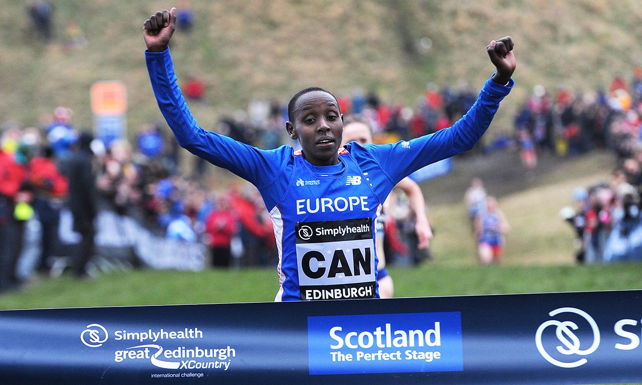 Emelia Gorecka runs Yasemin Can close in Edinburgh